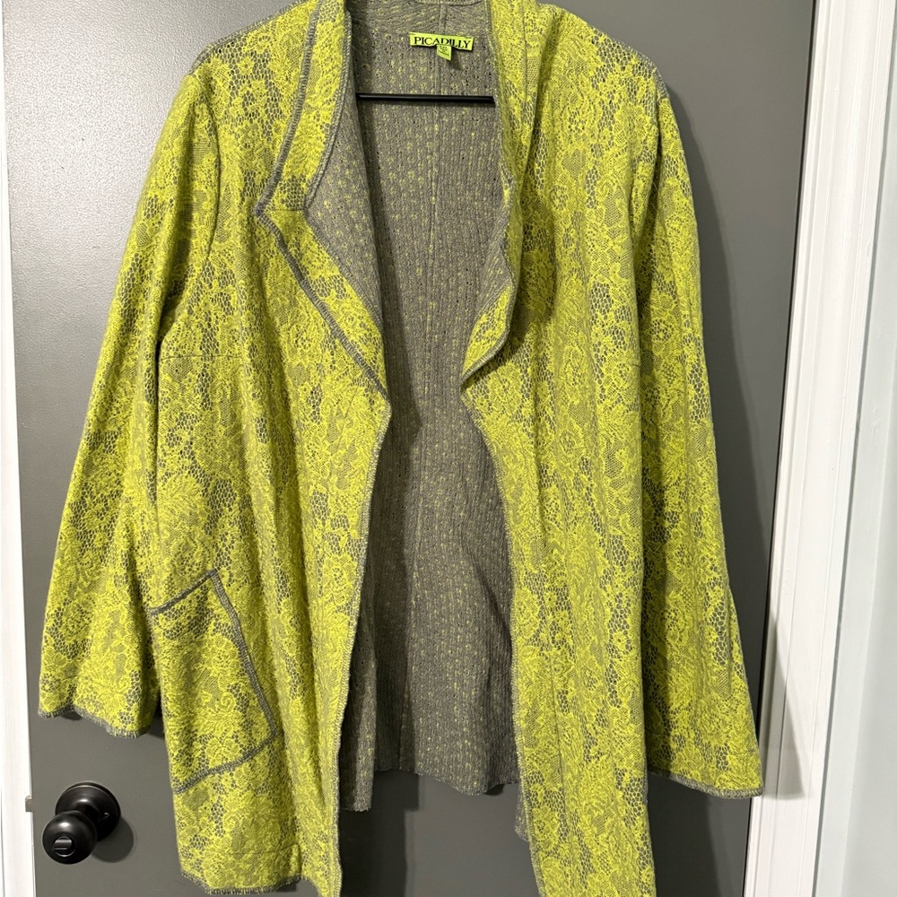 Lace-Trimmed Green cardigan